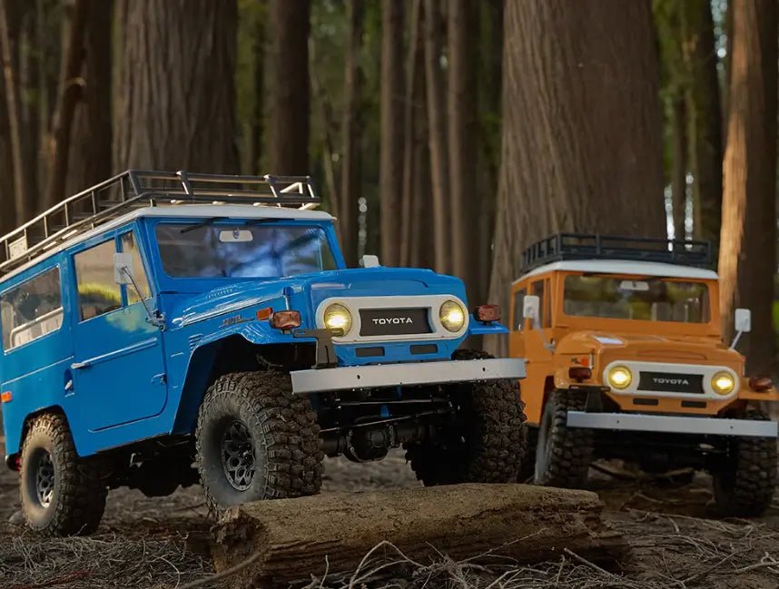 Auto a Control Remoto - 1/10 Toyota Land Cruiser FJ40 - FMS Amarillo o Azul - Jugueteria del Sur