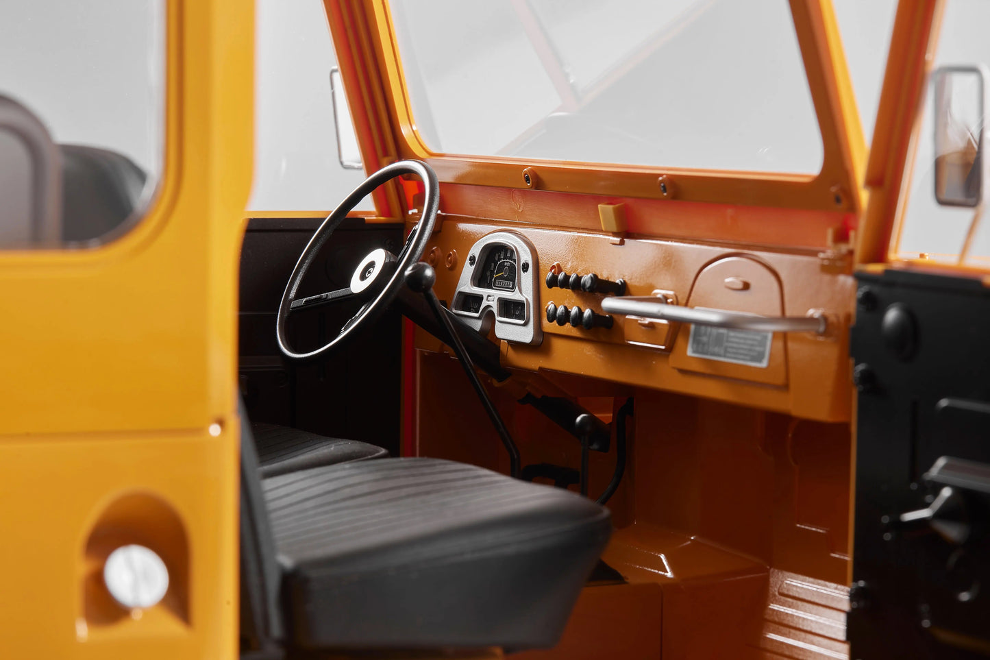 Auto a Control Remoto - 1/10 Toyota Land Cruiser FJ40 - FMS Amarillo o Azul - Jugueteria del Sur