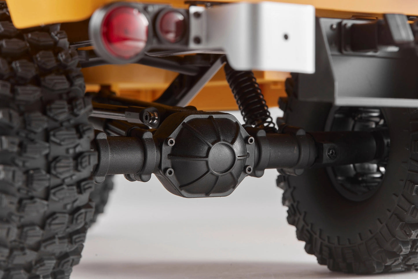 Auto a Control Remoto - 1/10 Toyota Land Cruiser FJ40 - FMS Amarillo o Azul - Jugueteria del Sur