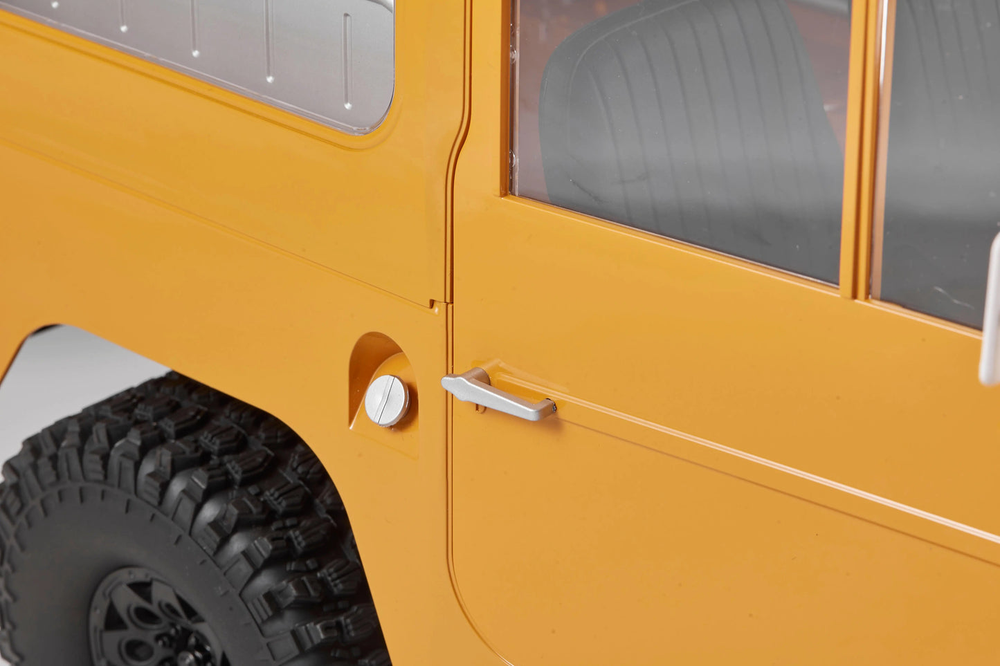Auto a Control Remoto - 1/10 Toyota Land Cruiser FJ40 - FMS Amarillo o Azul - Jugueteria del Sur
