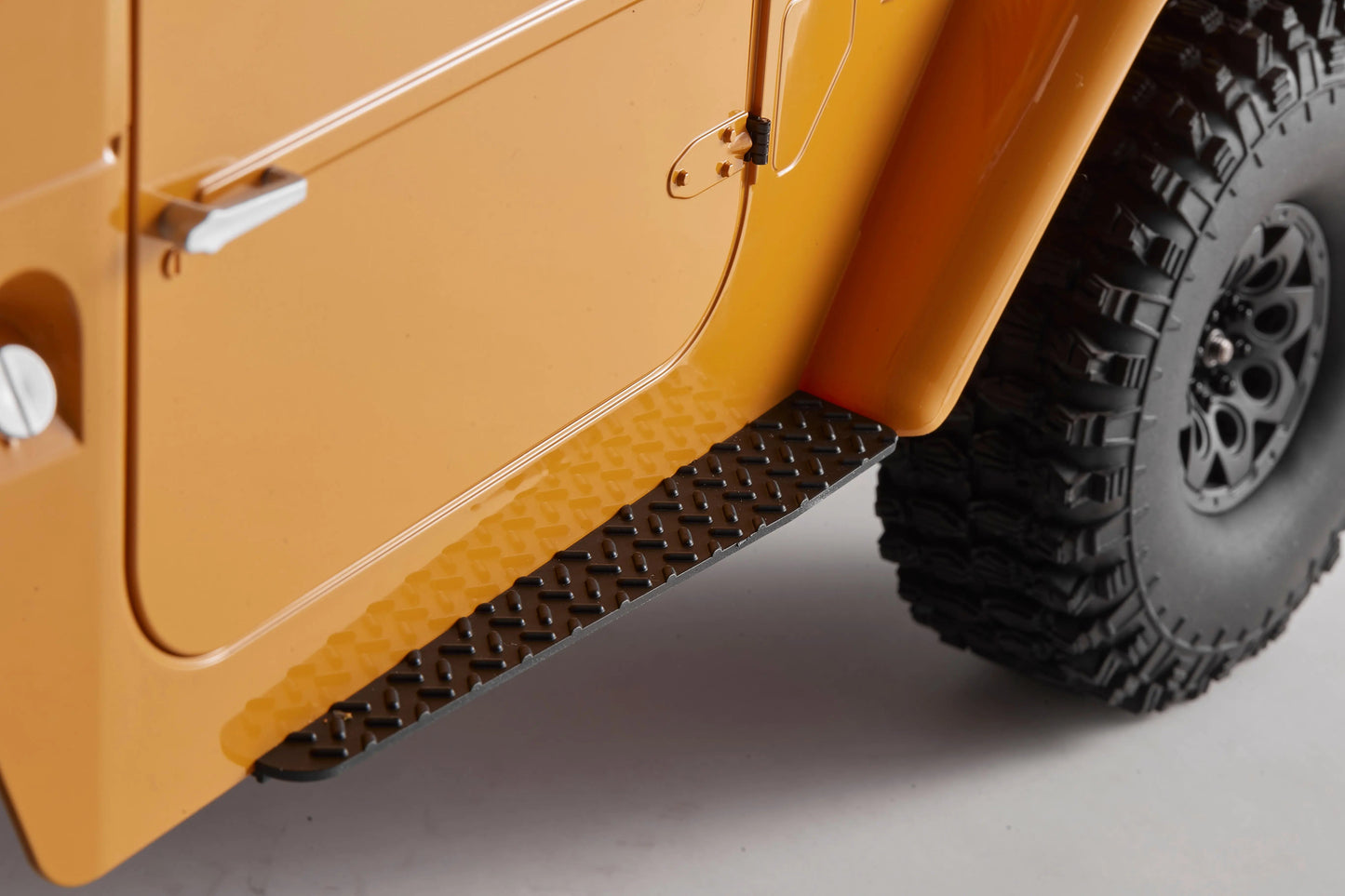 Auto a Control Remoto - 1/10 Toyota Land Cruiser FJ40 - FMS Amarillo o Azul - Jugueteria del Sur