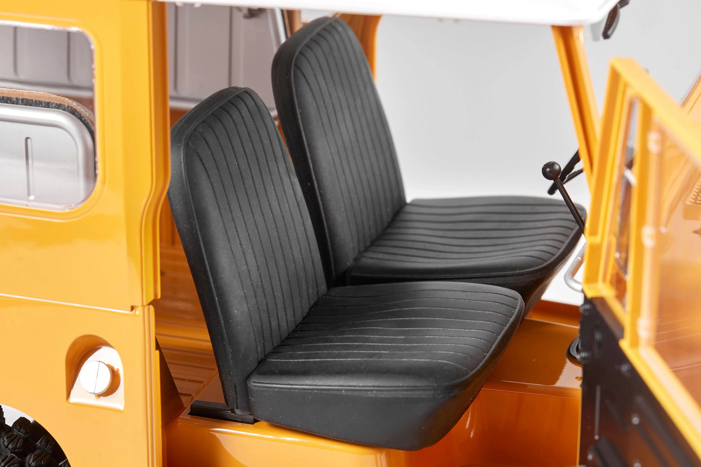 Auto a Control Remoto - 1/10 Toyota Land Cruiser FJ40 - FMS Amarillo o Azul - Jugueteria del Sur