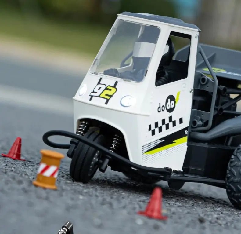 Auto a Control Remoto - 1/16 Motocicleta 3 Ruedas DoDo 95 - ZWN S915 - Jugueteria del Sur