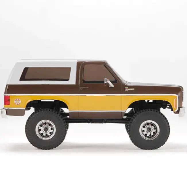 Auto a Control Remoto - 1/24 CHEVROLET K5 Blazer - FMS FCX24 Naranja, Negro o Café - Jugueteria del Sur