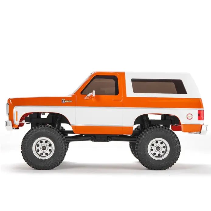 Auto a Control Remoto - 1/24 CHEVROLET K5 Blazer - FMS FCX24 Naranja, Negro o Café - Jugueteria del Sur