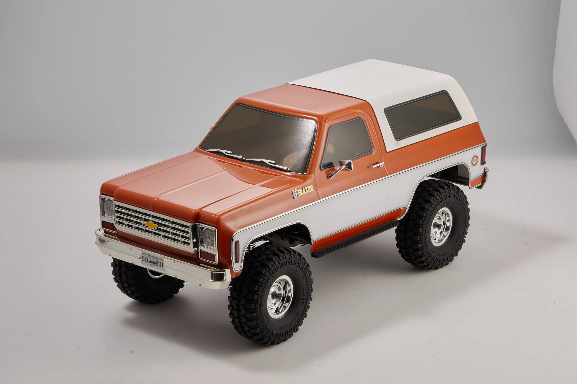Auto a Control Remoto - 1/10 Chevrolet K5 Blazer - FMS FCX10 Negro, Naranjo o Cafe - Jugueteria del Sur