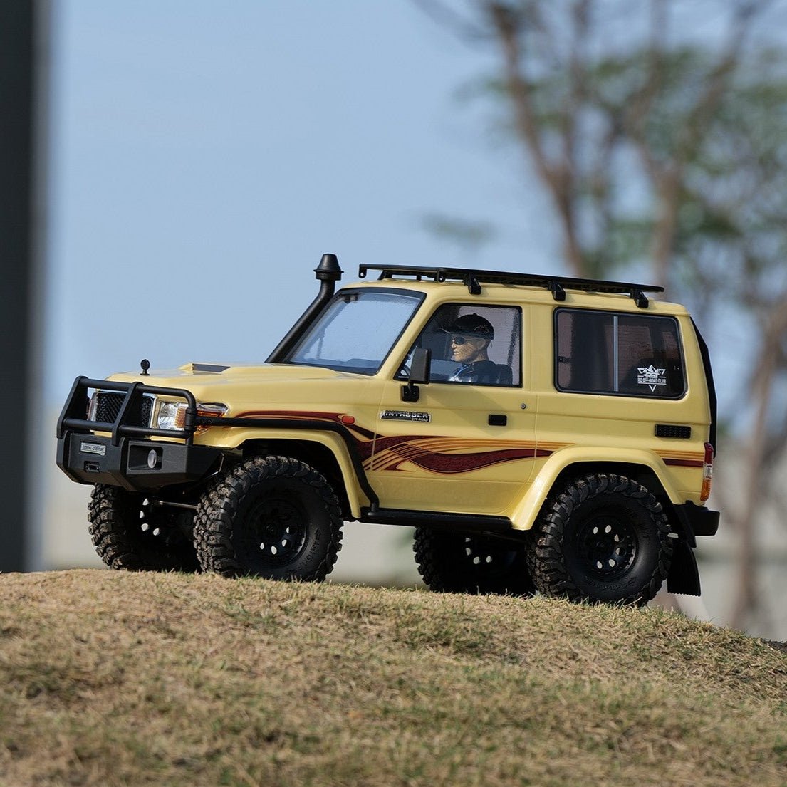 Auto a Control Remoto - 1/10 INTRUDER LC71 - RGT EX86020 Gris o Amarillo - Jugueteria del Sur