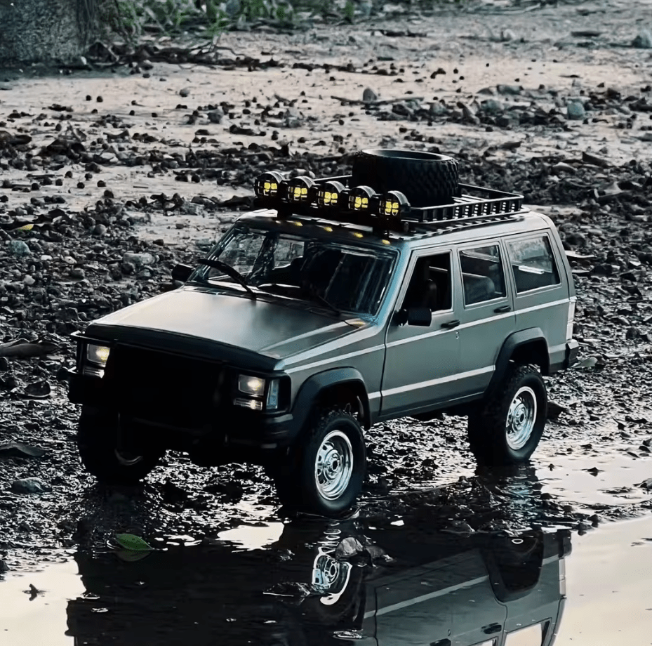 Auto a Control Remoto - 1/12 Jeep Cherokee XJ - MN78 Gris o Azul - Jugueteria del Sur