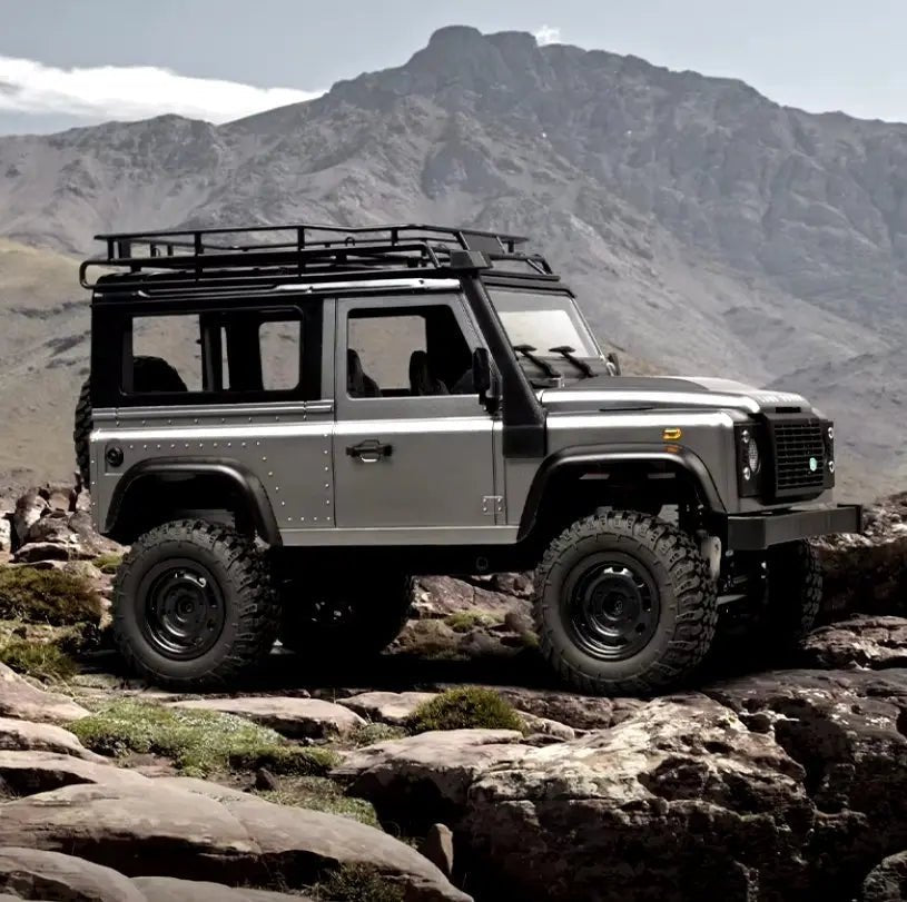 Auto a Control Remoto - 1/12 Land Rover DEFENDER 90 - MN99S Versión II - Jugueteria del Sur
