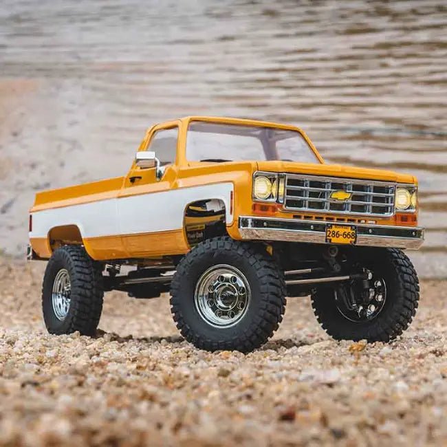 Auto a Control Remoto - 1/18 CHEVROLET K10 - FMS FCX18 Amarillo, Rojo o Negro - Jugueteria del Sur