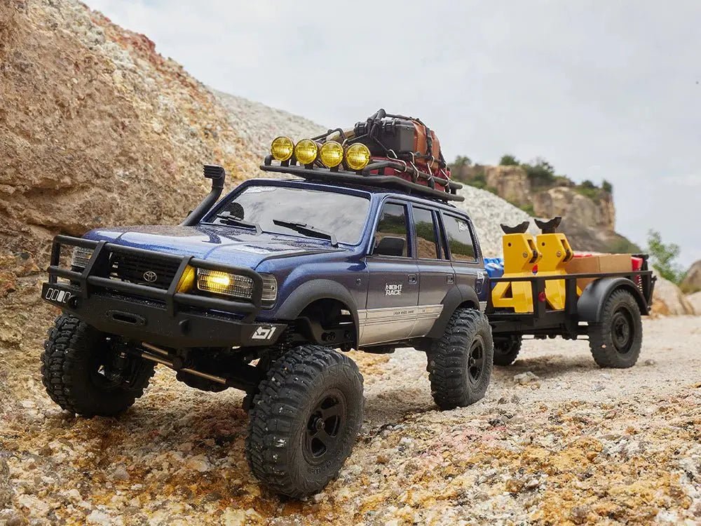 Auto a Control Remoto - 1/18 TOYOTA Land Cruiser 80 - FMS FCX18 LC80 V2 Gris o Amarillo o Azul - Jugueteria del Sur