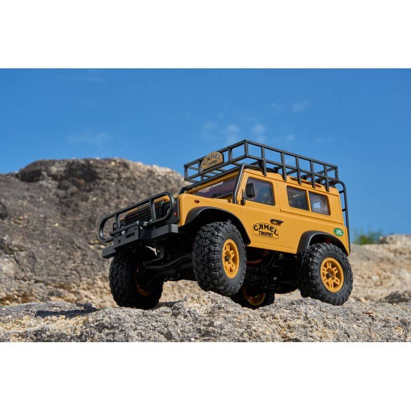 Auto a Control Remoto - 1/24 Land Rover DEFENDER 90 Camel Trophy Edition - FMS FCX24M - Jugueteria del Sur