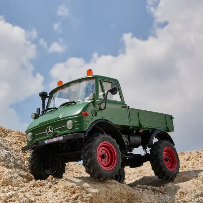 Auto a Control Remoto - 1/24 Mercedes - Benz Unimog 421 - FMS FCX24 Verde, Gris o Rojo - Jugueteria del Sur